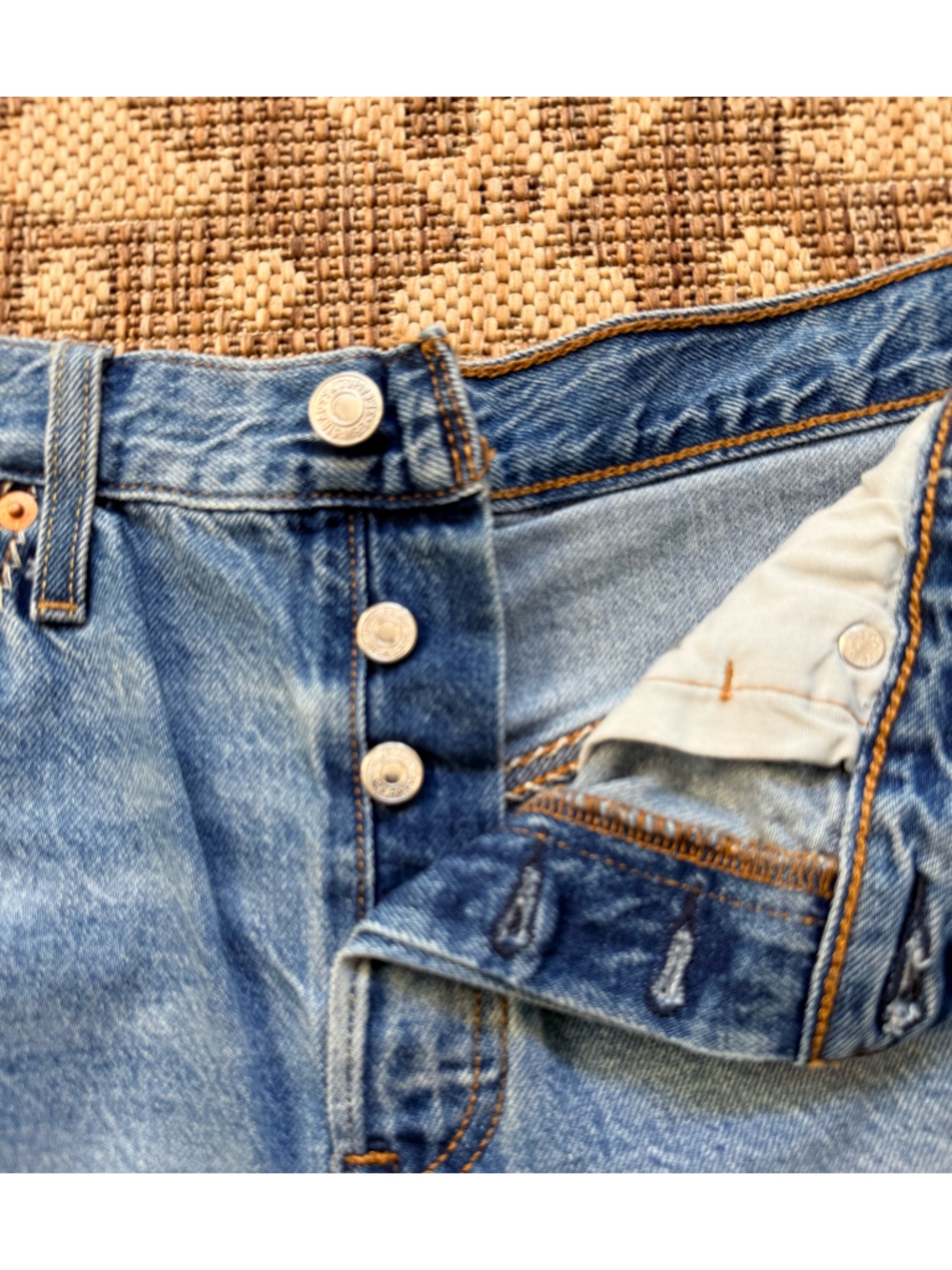 Levi's 501 Womens Cut Off Denim Shorts Sz 29 (30.5) Distressed Button Fly EC - Picture 12 of 15
